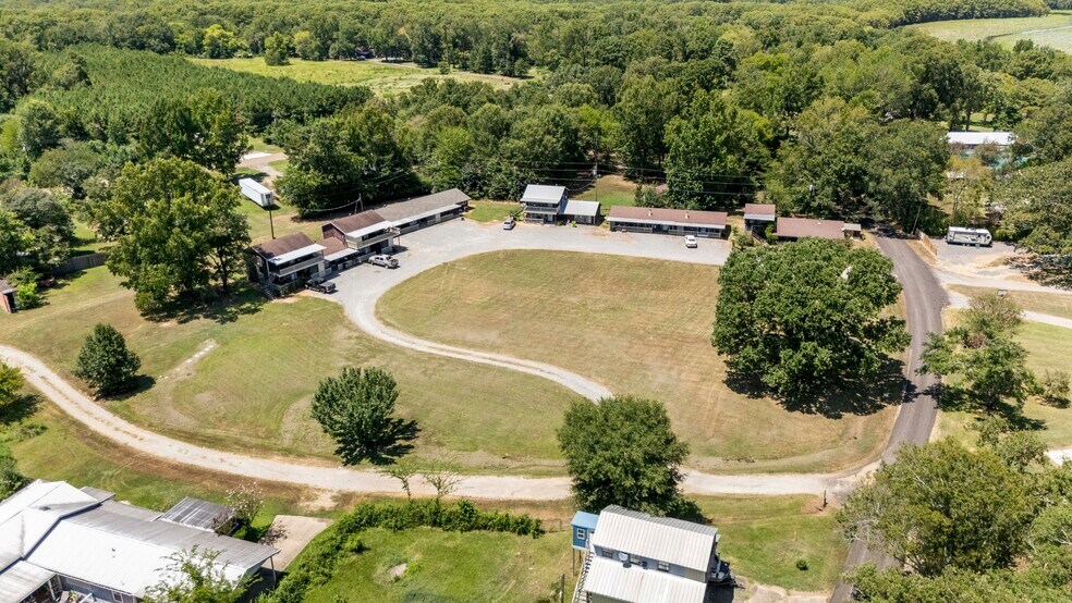 More Photos Of 505 Bub Hayner Rd, Karnack Apartments For Sale