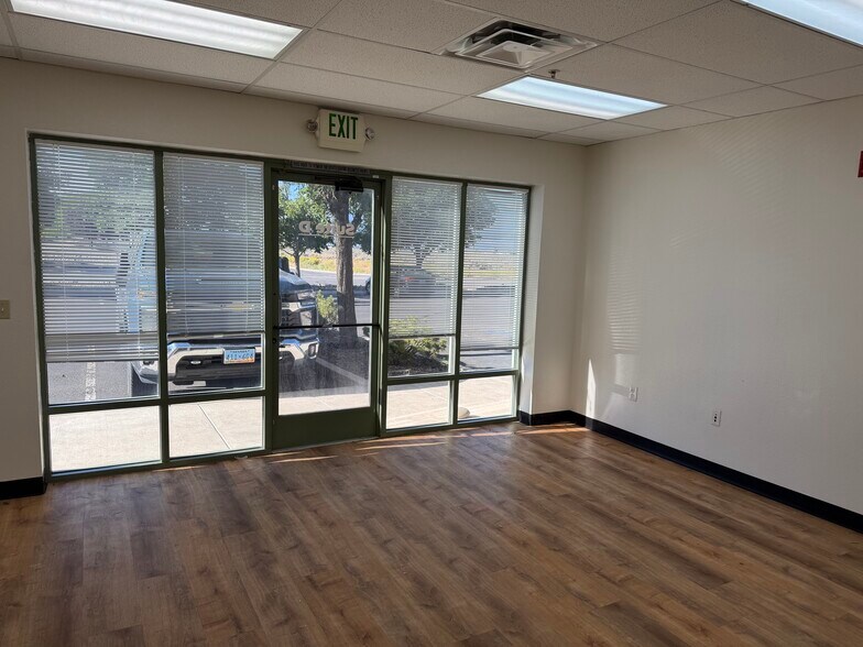 More Photos Of 2436 Precision Dr, Minden Flex For Lease