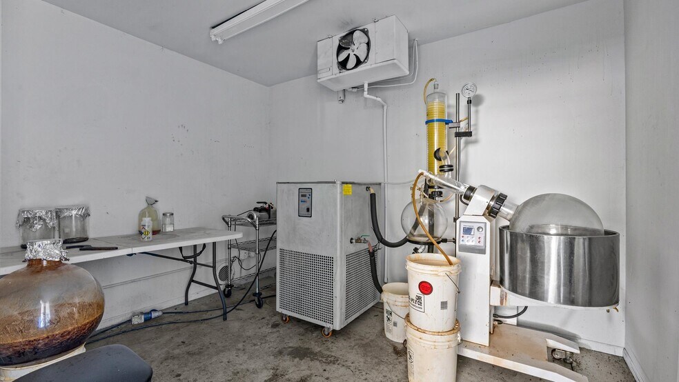 More Photos Of 1760 Gunnison Ave, Delta Warehouse For Sale