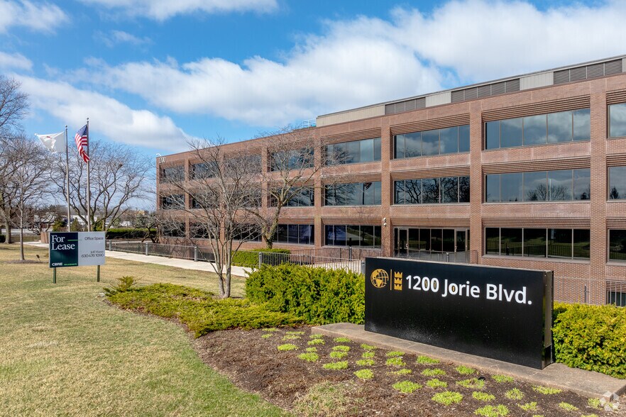 More Photos Of 1200 Jorie Blvd, Oak Brook Coworking Space