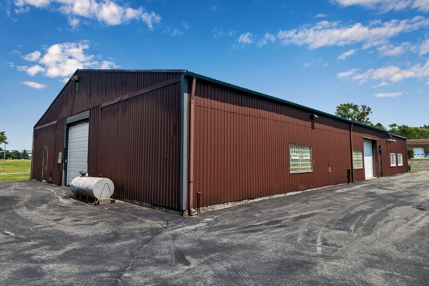 More Photos Of 7120 Seneca St, Elma Warehouse For Lease