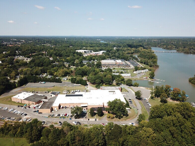 More Photos Of 1500 River Dr, Belmont Warehouse For Lease