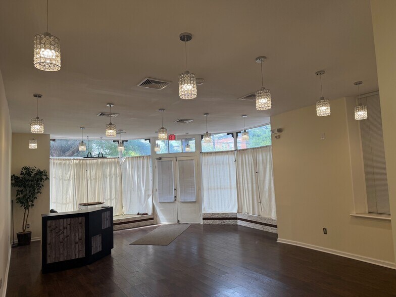 More Photos Of 601 Berkley St, Camden Apartments For Lease