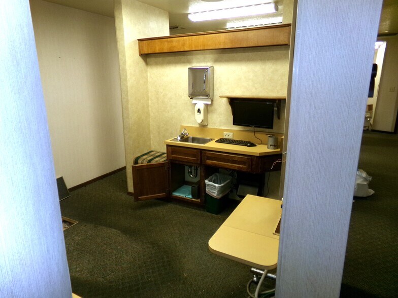 More Photos Of 602 E Caroline St, Carson City Medical For Sale