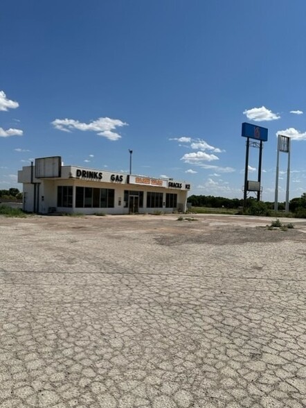 Primary Photo Of 1105 E US Highway 180, Snyder Convenience Store For Sale