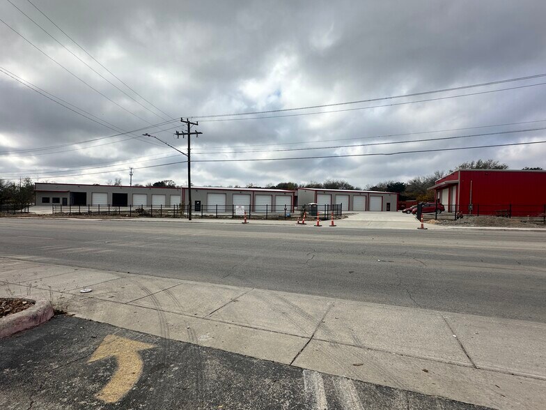 More Photos Of 13807 Bulverde Rd, San Antonio Flex For Lease