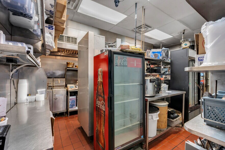 More Photos Of 82 Montgomery Ave, Long Branch Fast Food For Lease