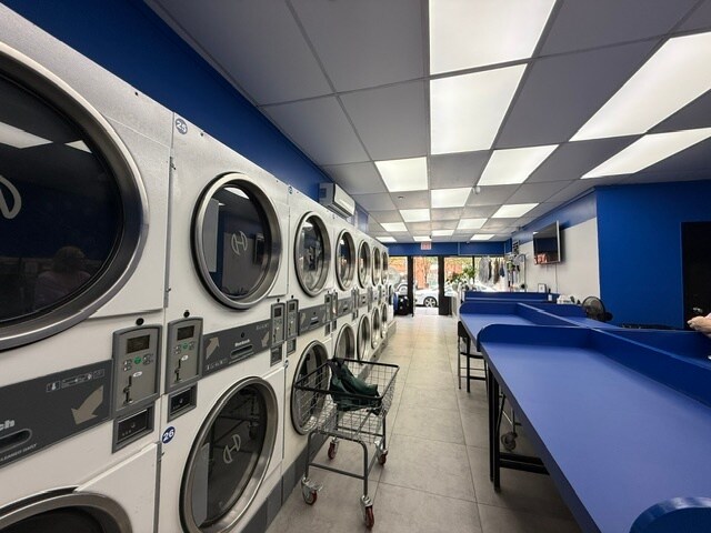 Primary Photo Of 30-23 30th St, Astoria Storefront Retail Residential For Lease