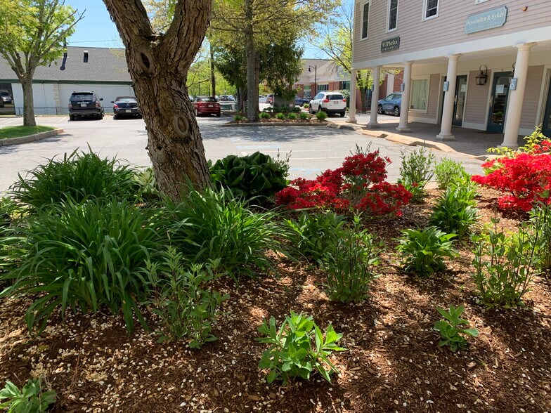 More Photos Of 74-76 Bedford St, Lexington Office For Lease