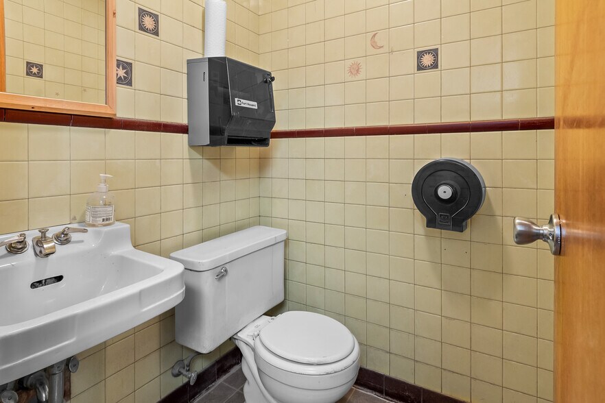 More Photos Of 2332 4th Ave, Greeley Manufacturing For Sale