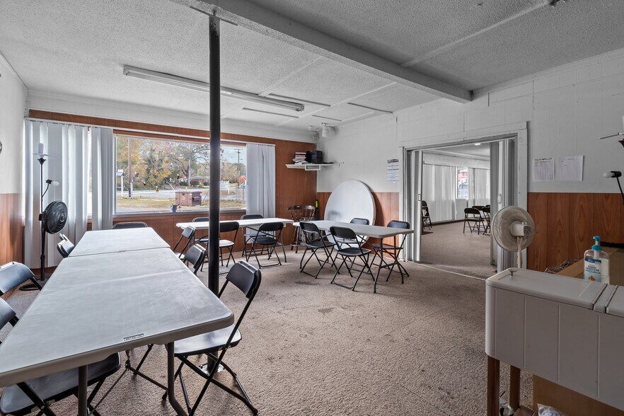 More Photos Of 1128 N Main St, Oakboro Restaurant For Sale
