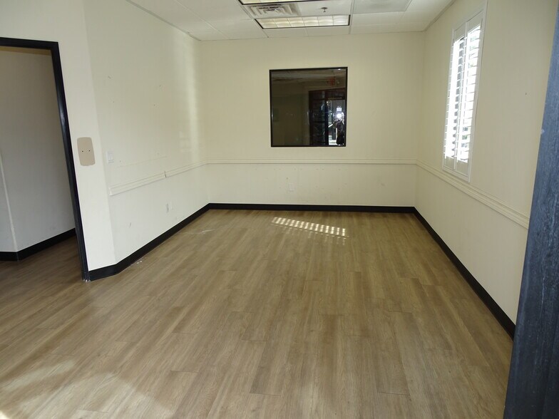 More Photos Of 750 Coronado Center Dr, Henderson Medical For Lease
