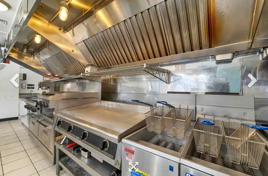 More Photos Of 421 N Main St, Franklin Restaurant For Sale