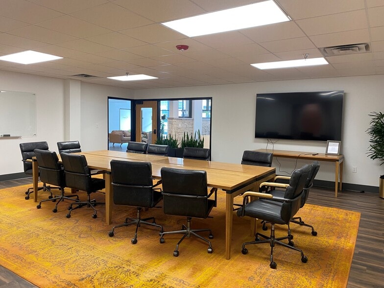More Photos Of 1911 S National Ave, Springfield Medical For Lease