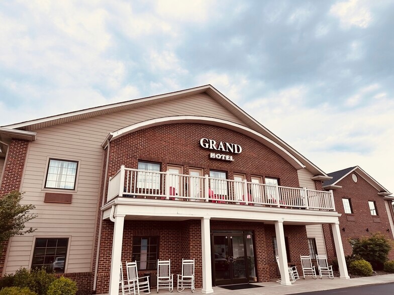 More Photos Of 22500 Rhea County Hwy, Spring City Hotel For Sale