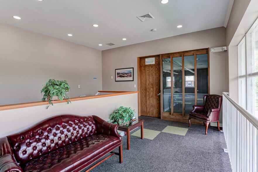 More Photos Of 704 Lisburn Rd, Camp Hill Office For Lease