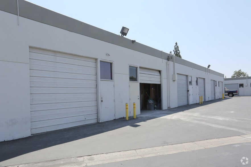 More Photos Of 2101 W Crescent Ave, Anaheim Unknown For Lease