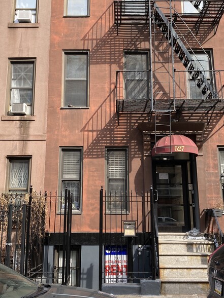 Primary Photo Of 527 W 48th St, New York Apartments For Lease