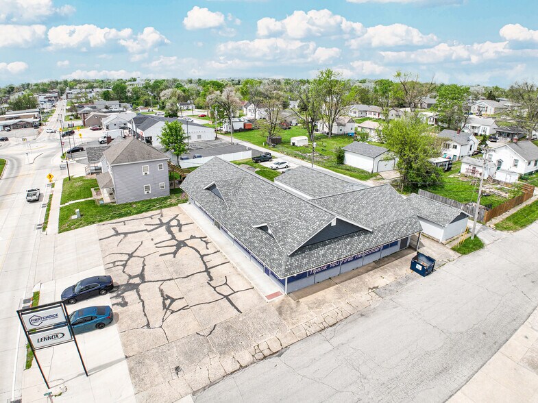 More Photos Of 581 E Cherry St, Troy Freestanding For Sale