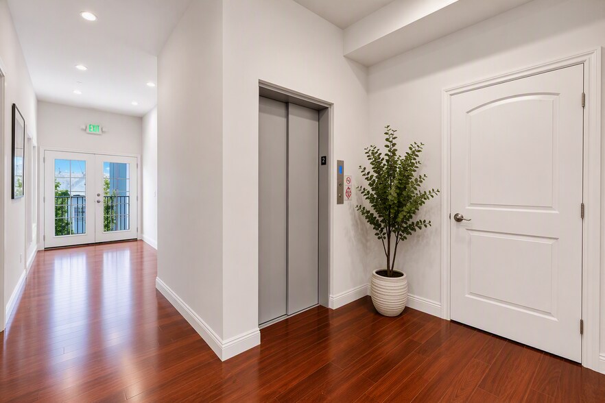More Photos Of 1112 N Sherbourne Dr, West Hollywood Loft Creative Space For Lease