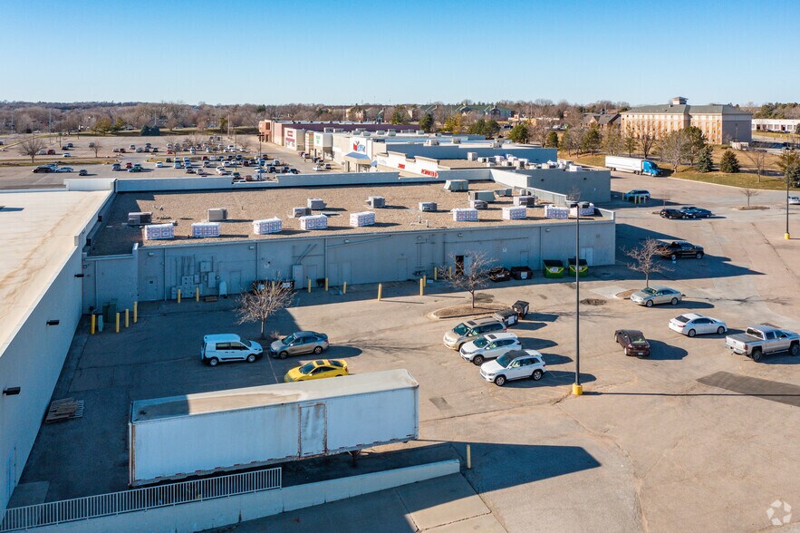 More Photos Of 5100 N 27th St, Lincoln Storefront For Lease