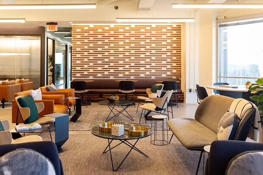 More Photos Of 401 E Jackson St, Tampa Coworking Space