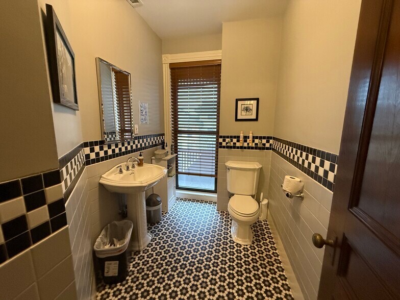 More Photos Of 25 Harvard St, Worcester Office For Lease