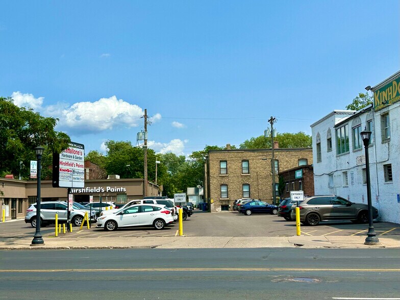 More Photos Of 2733-2741 Hennepin Ave, Minneapolis Storefront For Lease