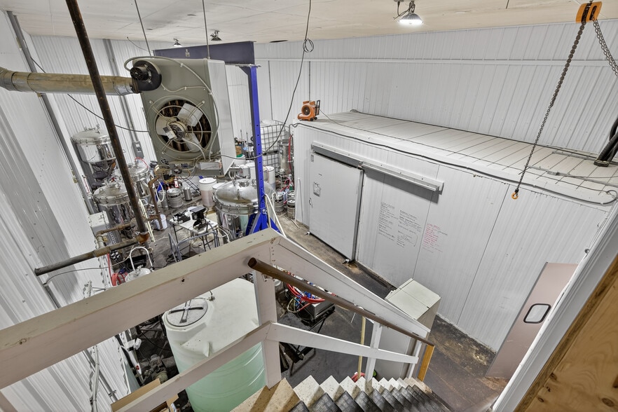 More Photos Of 51 N Main St, Manheim General Retail For Sale