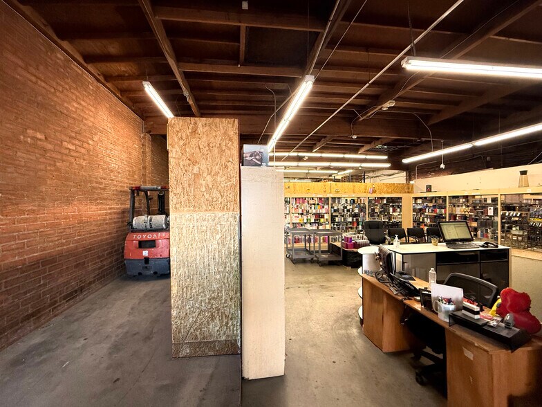 More Photos Of 1419 Essex St, Los Angeles Warehouse For Sale