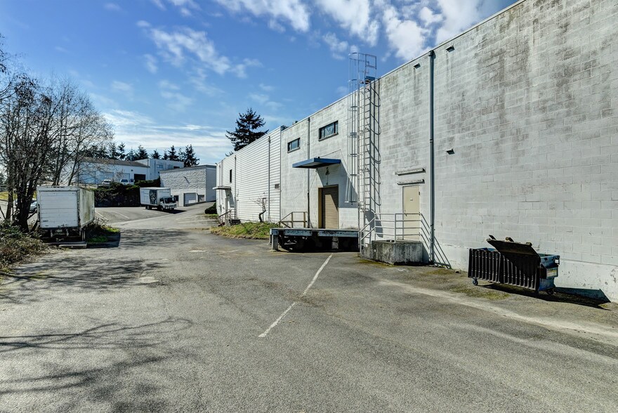 More Photos Of 20423 Highway 99, Lynnwood Freestanding For Sale