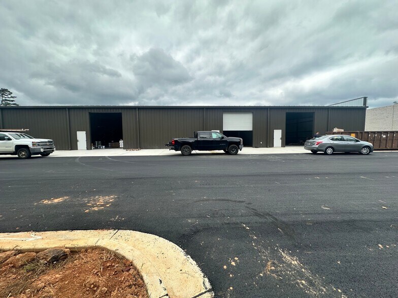 More Photos Of 4875 Warehouse Way, Cumming Flex For Lease