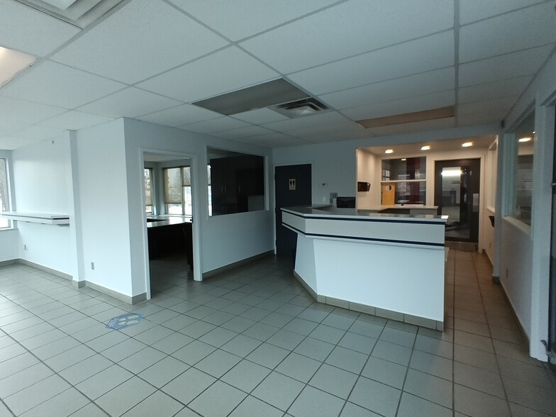 More Photos Of 2724 Laurier St, Clarence-Rockland Service For Sale