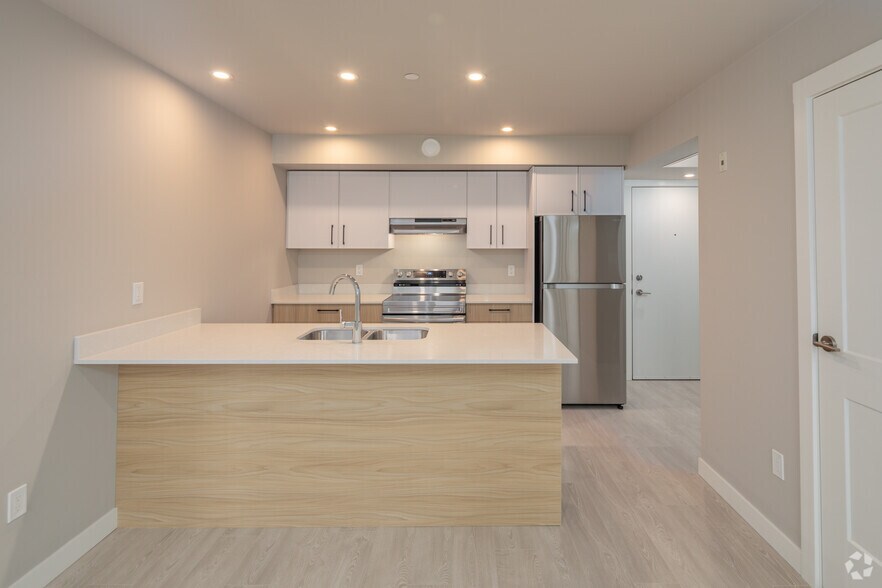 More Photos Of 107 Evans St, Duncan Apartments For Sale