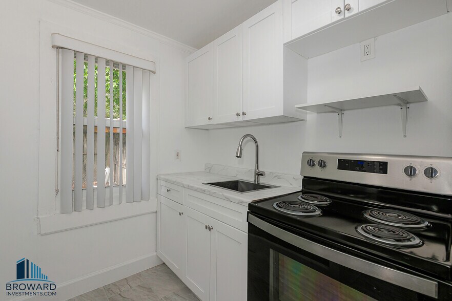More Photos Of 224 SW 15th St, Dania Beach Apartments For Sale