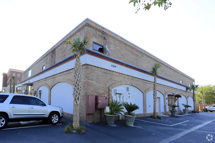 More Photos Of 2409 Mall Dr, North Charleston Freestanding For Lease