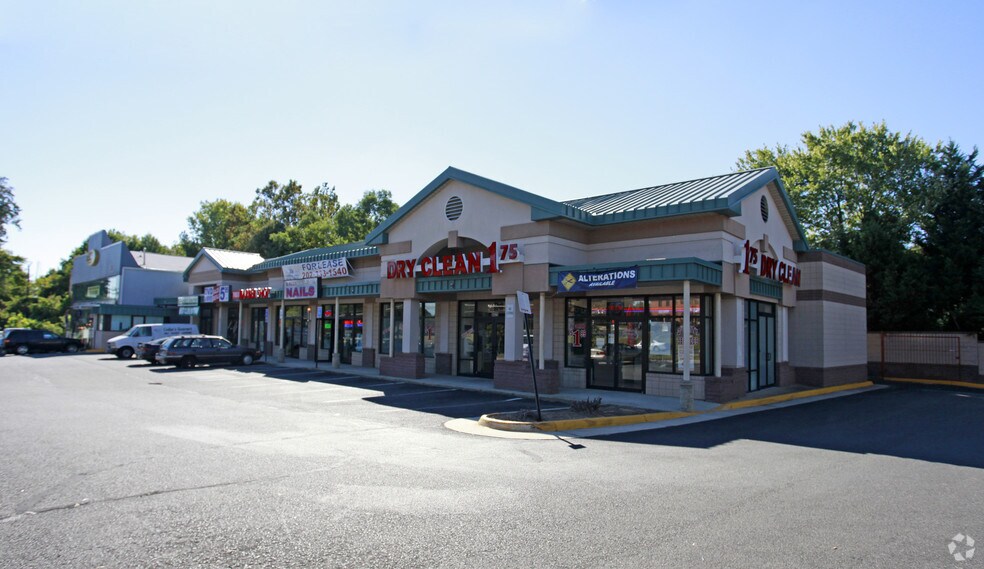 More Photos Of 8621-8629 Lee Hwy, Fairfax Freestanding For Lease