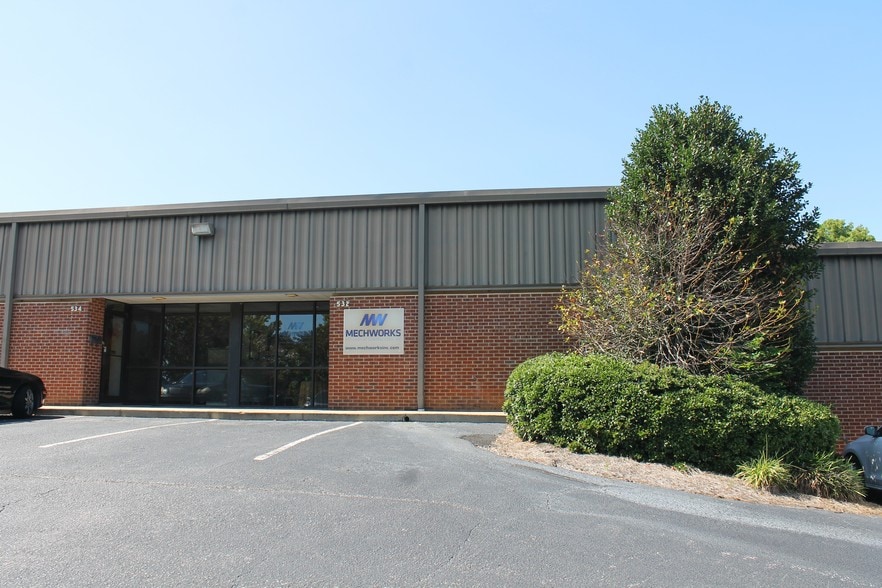 More Photos Of 526-534 Pylon Dr, Raleigh Light Distribution For Lease