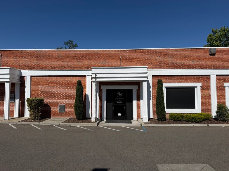 More Photos Of 150 W 10th St, Tracy Office For Sale