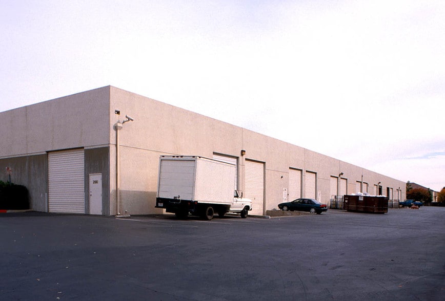 More Photos Of 240 Lindbergh Ave, Livermore Warehouse For Lease