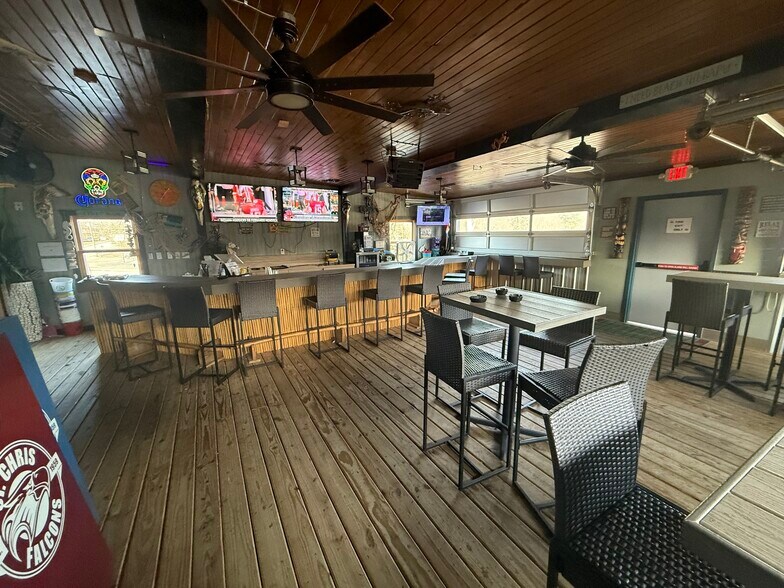 More Photos Of 7500-7504 N Main St, Dayton Bar For Sale
