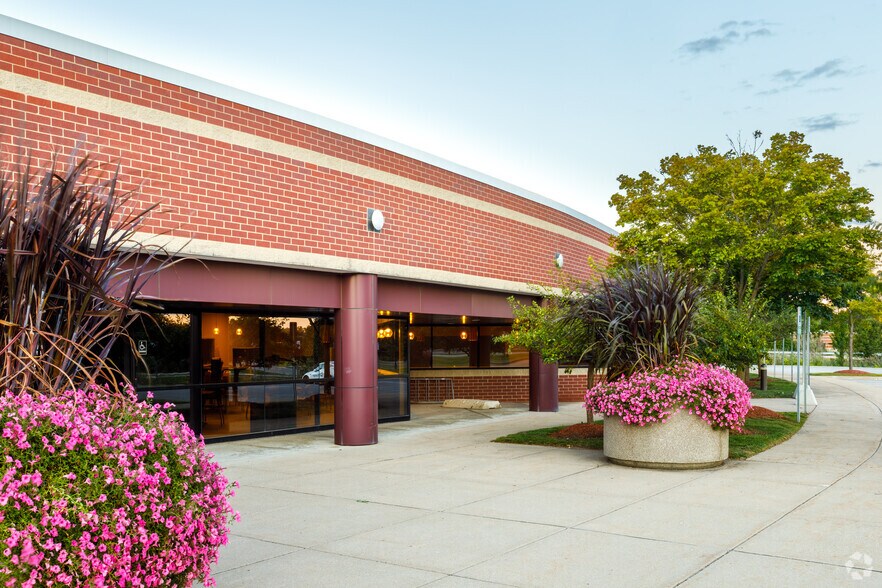 More Photos Of 880 Technology Dr, Ann Arbor Light Distribution For Lease