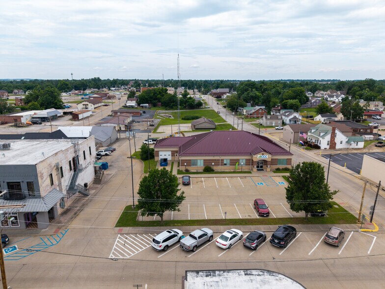 More Photos Of 119 N Jackson St, Perryville General Retail For Sale