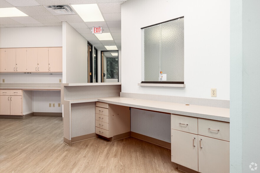 More Photos Of 4848 NE Stallings Dr, Nacogdoches Office For Sale