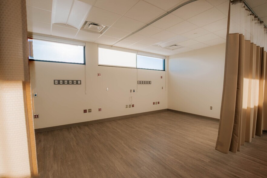 More Photos Of 11880 Physicians dr, El Paso Healthcare For Sale