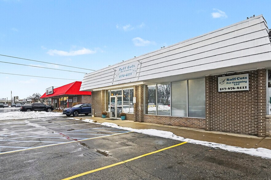 More Photos Of 302-306 S Cedar St, Mason Freestanding For Sale