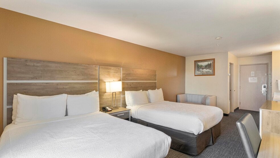 More Photos Of 1509 6th St, Wells Hotel For Sale