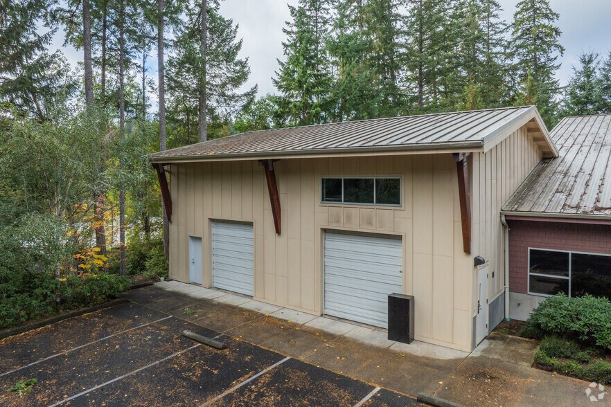 More Photos Of 4706 97th St NW, Gig Harbor Light Distribution For Lease