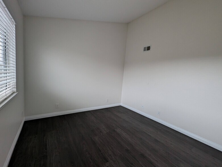 More Photos Of 16015 Halldale Ave, Gardena Multifamily For Sale