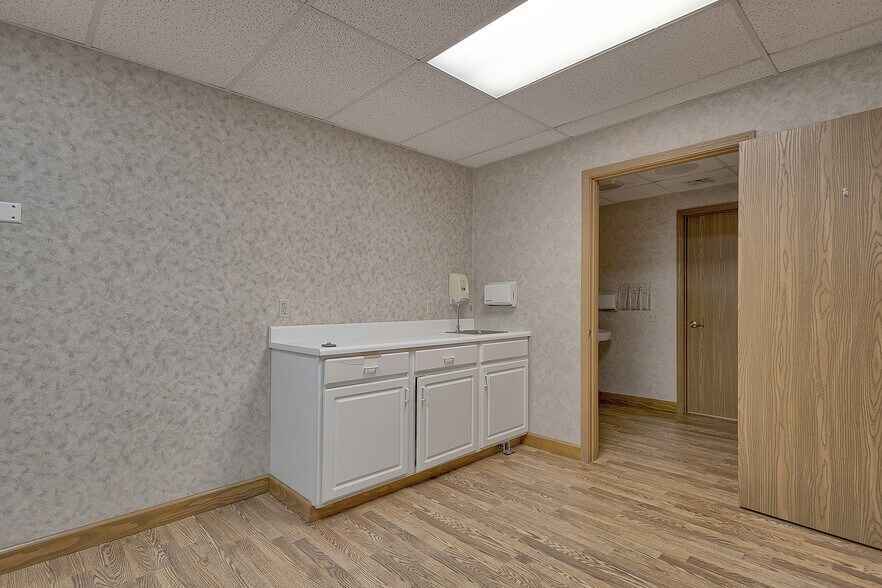 More Photos Of 911 Ligonier St, Latrobe Medical For Sale